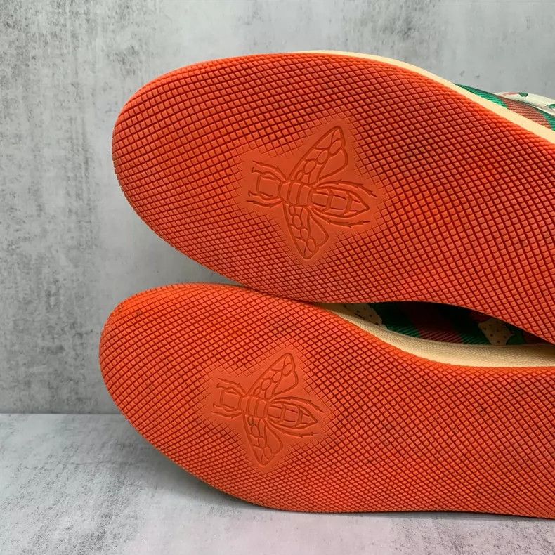 Gucci Gucci Strawberry Print Sneakers Size 36 Size US 6 / IT 36 - 8 Thumbnail