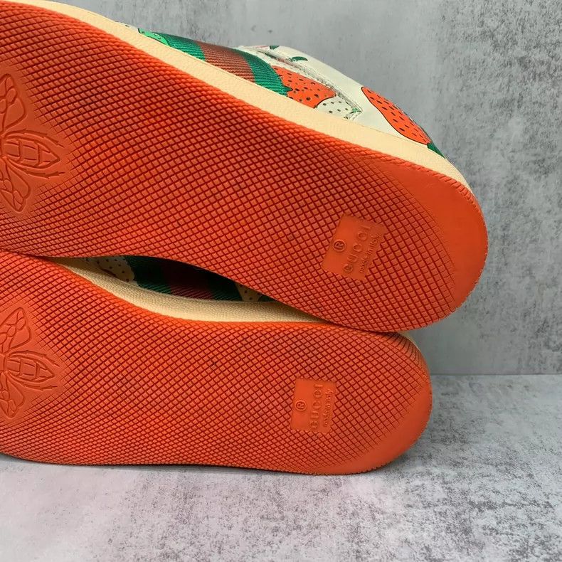 Gucci Gucci Strawberry Print Sneakers Size 36 Size US 6 / IT 36 - 9 Thumbnail