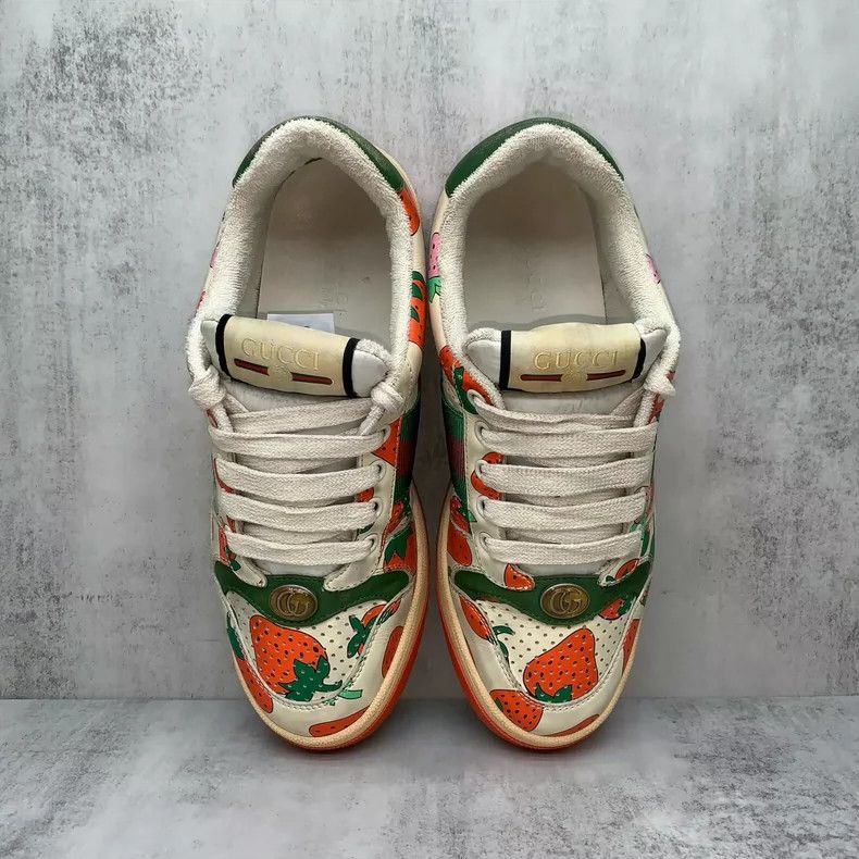 Gucci Gucci Strawberry Print Sneakers Size 36 Size US 6 / IT 36 - 6 Thumbnail