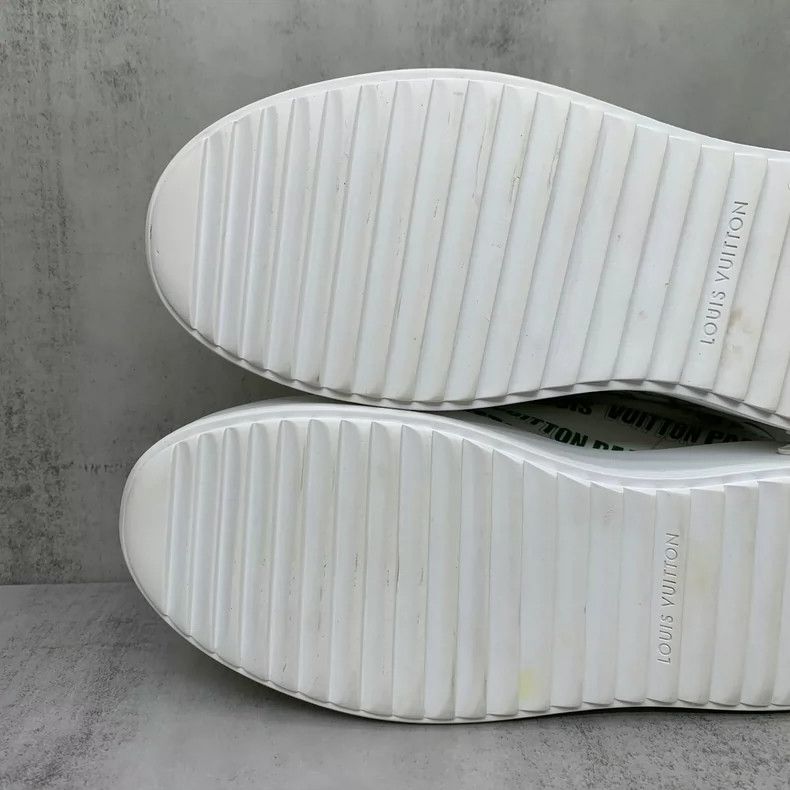 Louis Vuitton Louis Vuitton White Green Printed Sneakers Size 35 Size US 5 / IT 35 - 8 Thumbnail