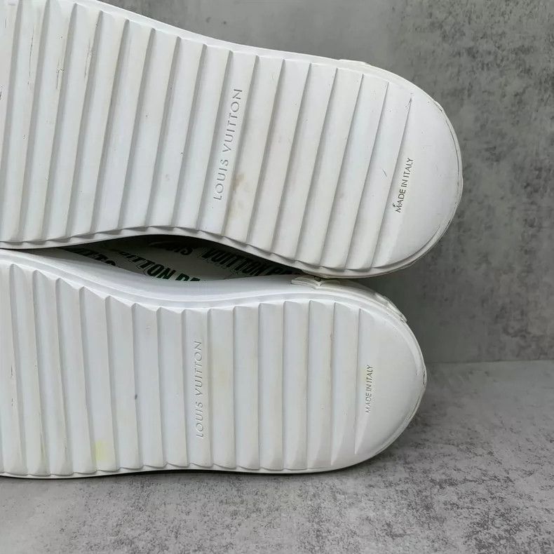 Louis Vuitton Louis Vuitton White Green Printed Sneakers Size 35 Size US 5 / IT 35 - 9 Thumbnail