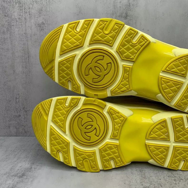 Chanel Chanel Yellow Suede Sneakers Size 36 Size US 6 / IT 36 - 8 Thumbnail