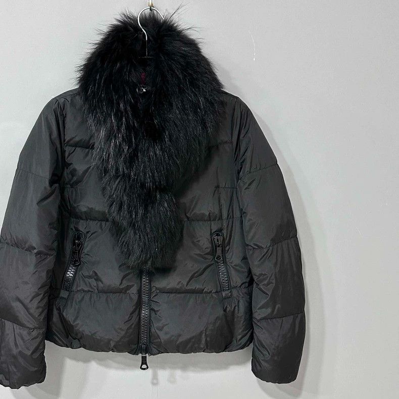 Moncler Moncler Down Jacket with Fur Collar Size XS / US 0-2 / IT 36-38 - 2 Thumbnail