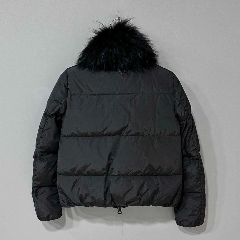 Moncler Moncler Down Jacket with Fur Collar Size XS / US 0-2 / IT 36-38 - 3 Thumbnail
