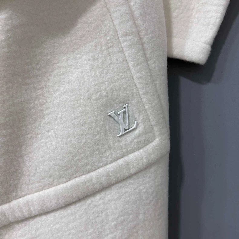 Louis Vuitton Louis Vuitton White Bathrobe Coat Size XL / US 12-14 / IT 48-50 - 4 Thumbnail