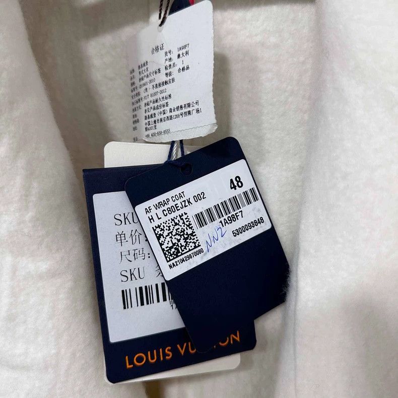 Louis Vuitton Louis Vuitton White Bathrobe Coat Size XL / US 12-14 / IT 48-50 - 7 Thumbnail