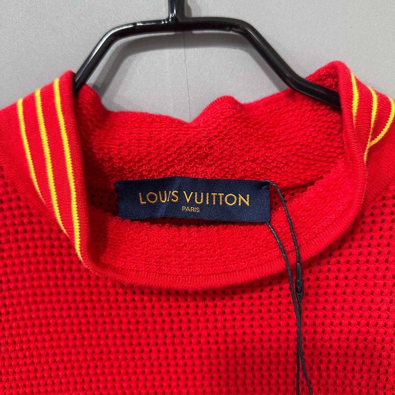 Louis Vuitton Louis Vuitton Long Sleeve Breathable Top Size M / US 6-8 / IT 42-44 - 5 Thumbnail