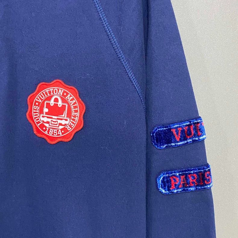 Louis Vuitton Blue Logo Sweatshirt by Louis Vuitton Size M / US 6-8 / IT 42-44 - 4 Thumbnail