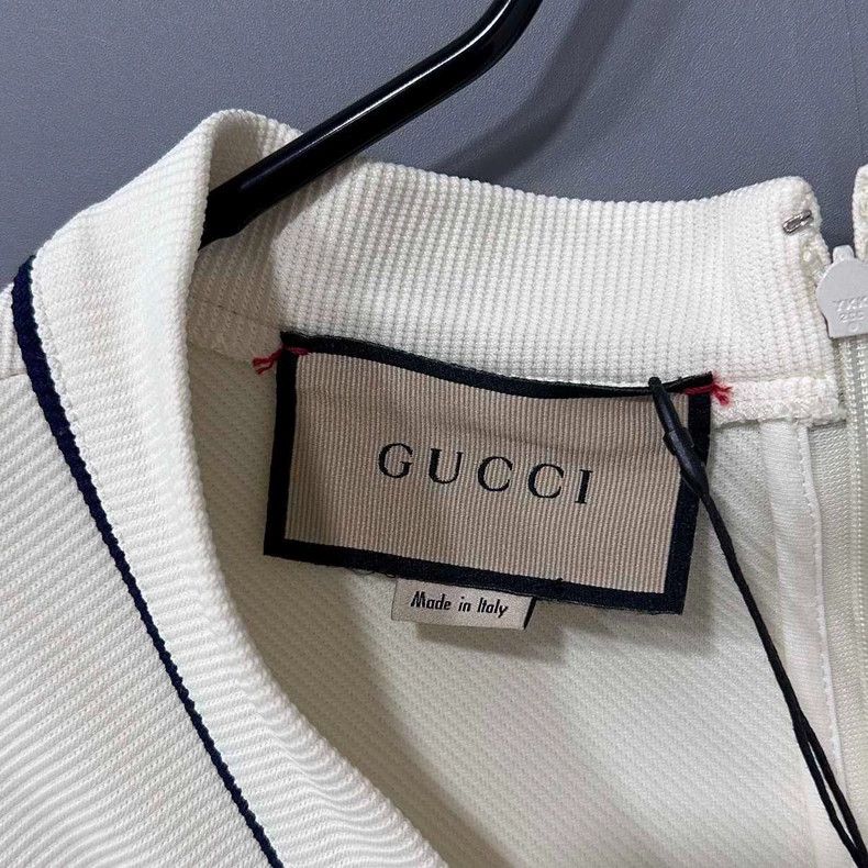 Gucci White Dress with Gold Buckle from Gucci Size S / US 4 / IT 40 - 6 Thumbnail