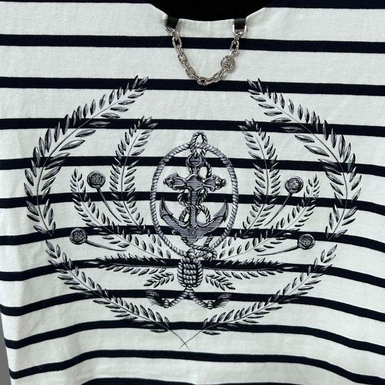 Louis Vuitton Short Sleeve Cropped LV Logo T-Shirt Size S / US 4 / IT 40 - 5 Thumbnail