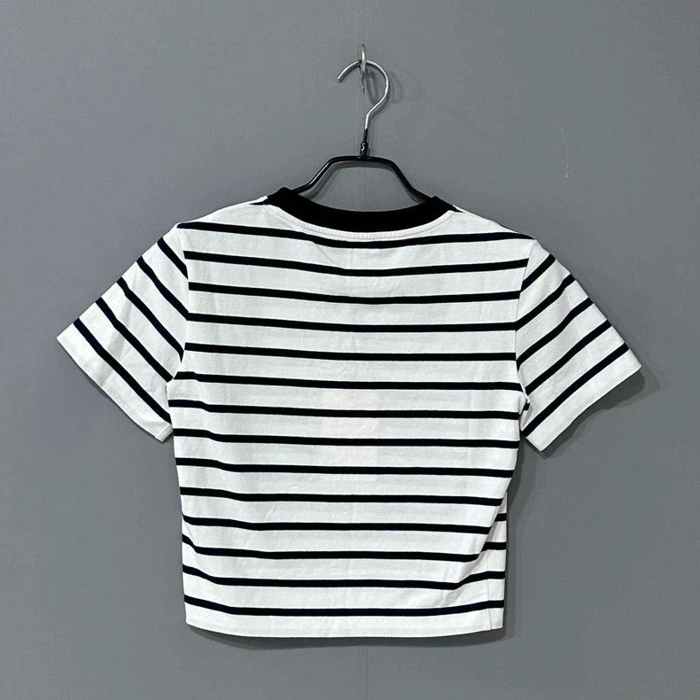 Louis Vuitton Short Sleeve Cropped LV Logo T-Shirt Size S / US 4 / IT 40 - 3 Thumbnail