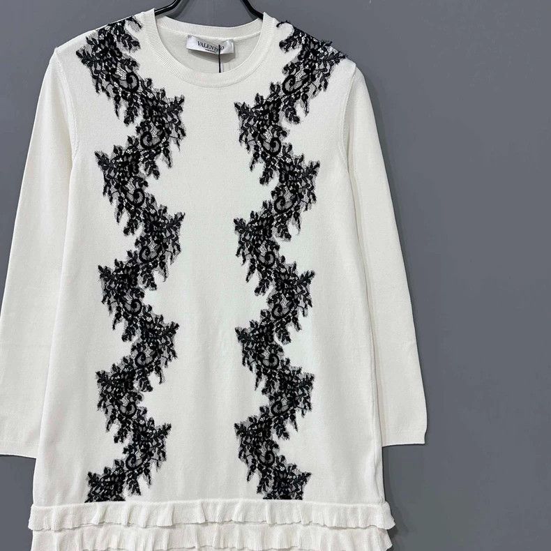 Valentino Ruffled Hem Dress with Black Lace Detail Size S / US 4 / IT 40 - 2 Thumbnail