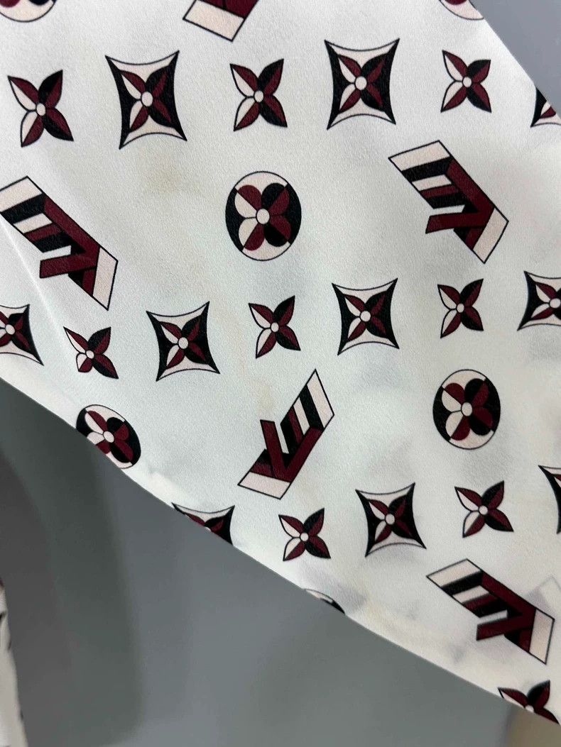 Louis Vuitton Louis Vuitton Printed Silk Shirt Size XS / US 0-2 / IT 36-38 - 4 Thumbnail