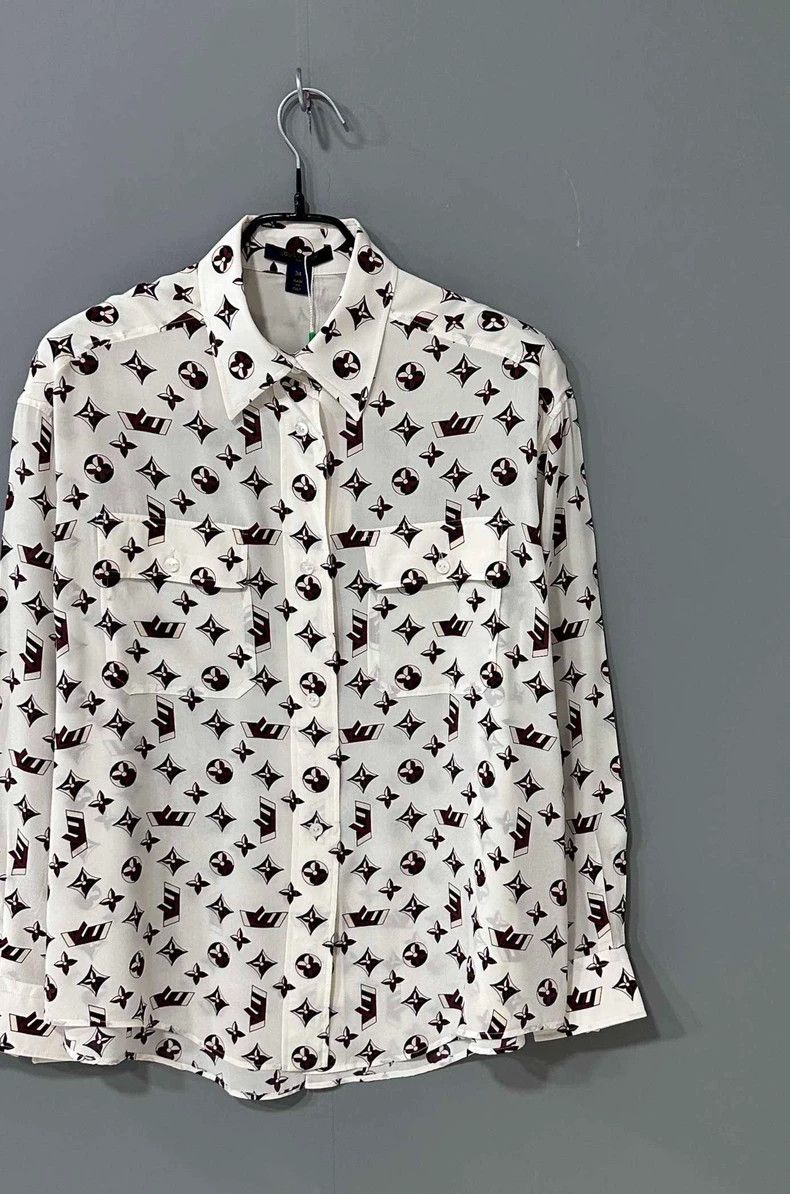 Louis Vuitton Louis Vuitton Printed Silk Shirt Size XS / US 0-2 / IT 36-38 - 2 Thumbnail