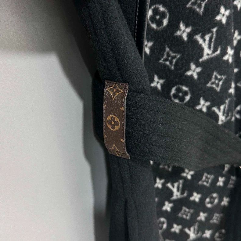 Louis Vuitton Louis Vuitton Full Print Coat Size M / US 6-8 / IT 42-44 - 5 Thumbnail