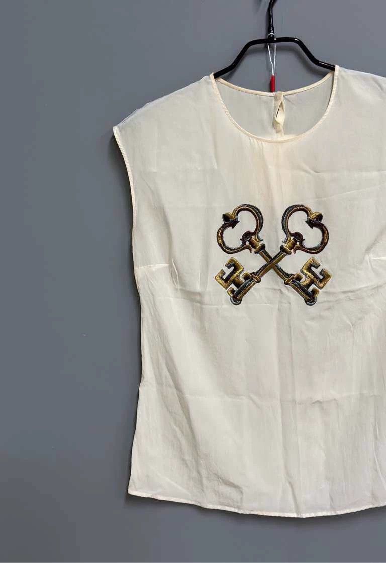 Dolce & Gabbana Dolce & Gabbana Silk Top with Key Design Size S / US 4 / IT 40 - 3 Thumbnail