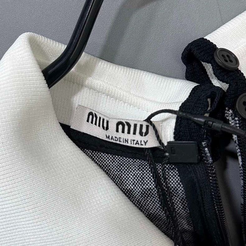 Miu Miu Black and White Checkered Dress with Peter Pan Collar Size L / US 10 / IT 46 - 4 Thumbnail
