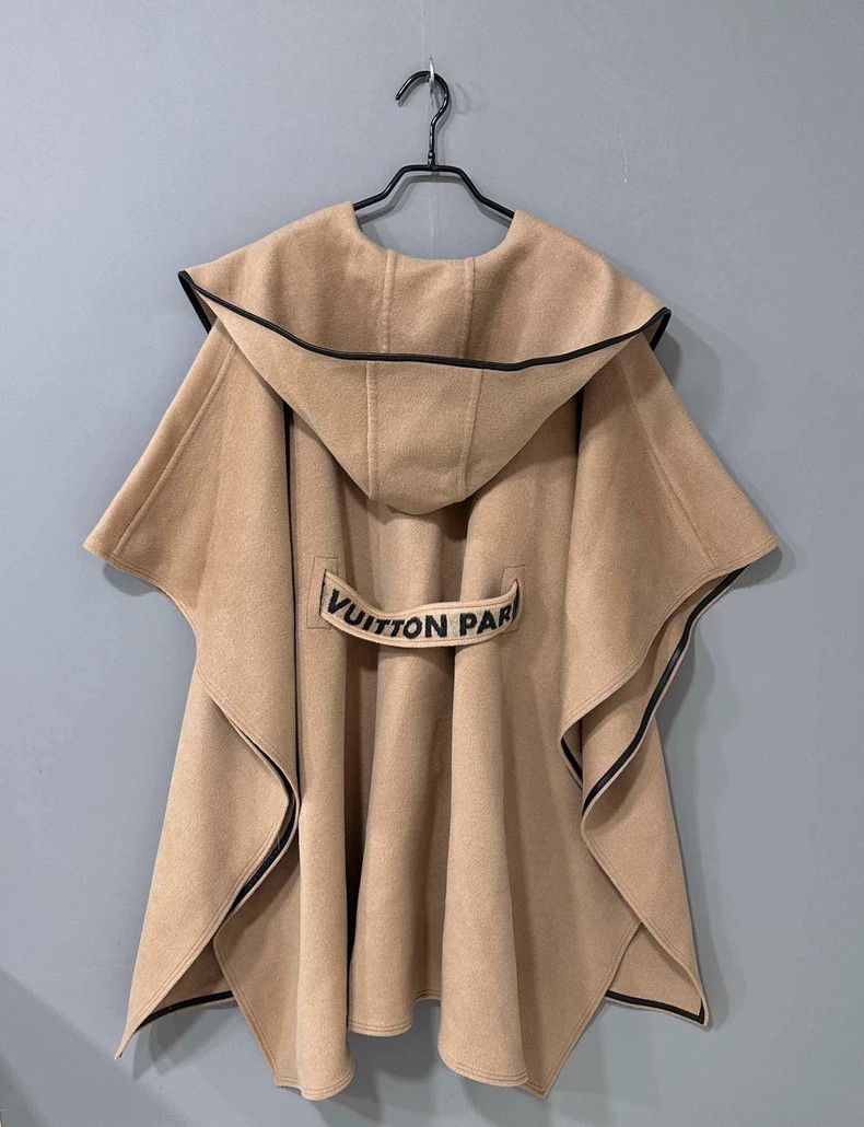 Louis Vuitton Khaki Wool Blend Poncho Coat by Louis Vuitton Size S / US 4 / IT 40 - 3 Thumbnail