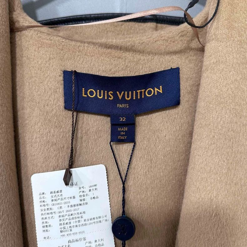 Louis Vuitton Khaki Wool Blend Poncho Coat by Louis Vuitton Size S / US 4 / IT 40 - 4 Thumbnail