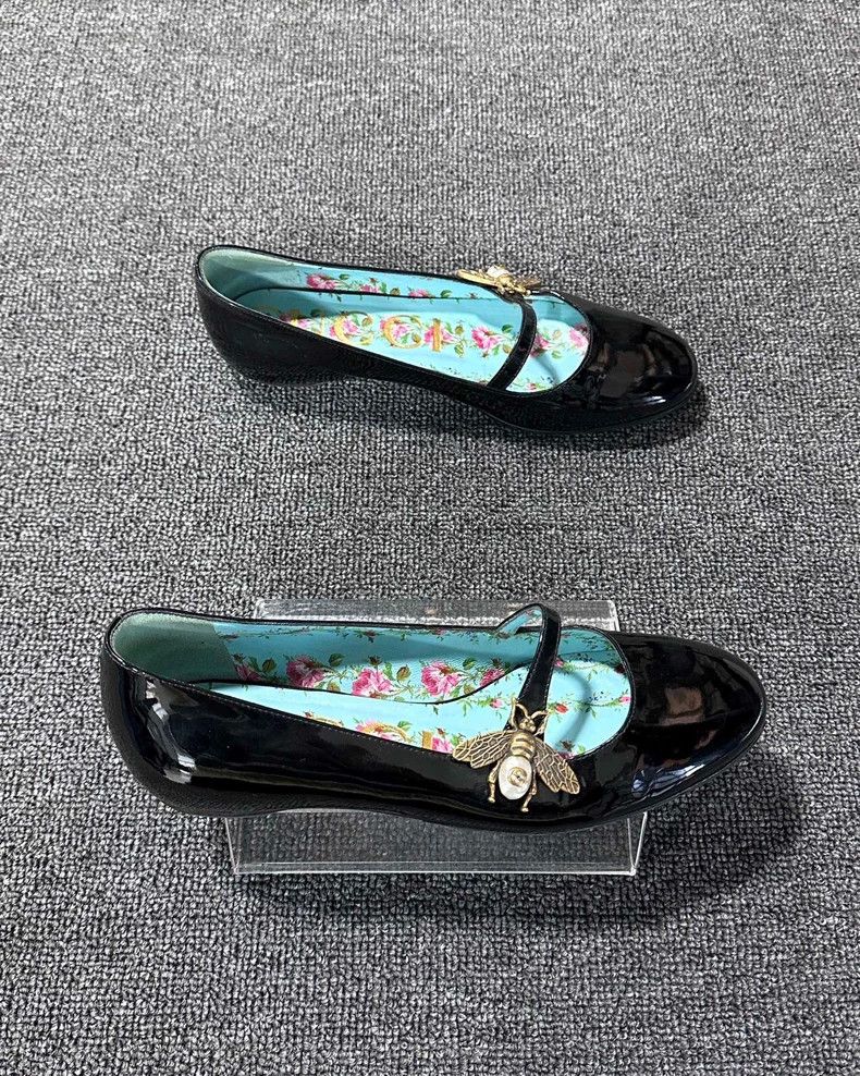 Gucci Black Mary Jane Shoes with Bee Logo Size US 5 / IT 35 - 3 Thumbnail
