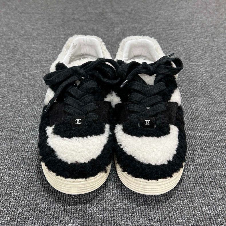 Chanel Black and White Faux Fur Sneakers Size US 6 / IT 36 - 4 Thumbnail