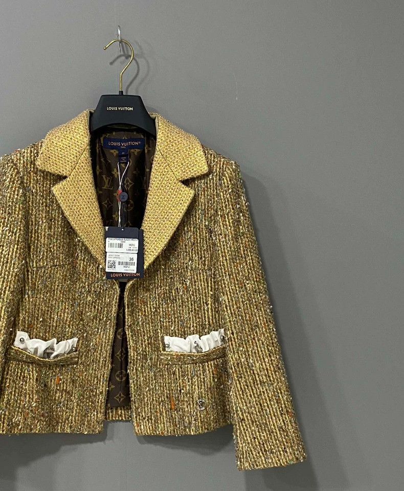 Louis Vuitton Gold Tweed Suit Jacket from Louis Vuitton Size S / US 4 / IT 40 - 2 Thumbnail