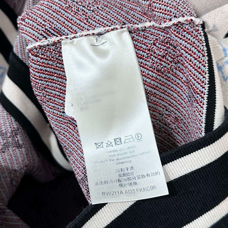 Louis Vuitton LV Printed Short Cardigan in White Size S / US 4 / IT 40 - 6 Thumbnail