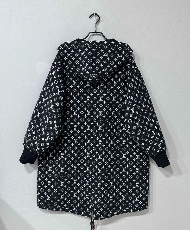 Louis Vuitton Reversible Printed Pocket Coat by Louis Vuitton Size M / US 6-8 / IT 42-44 - 3 Thumbnail