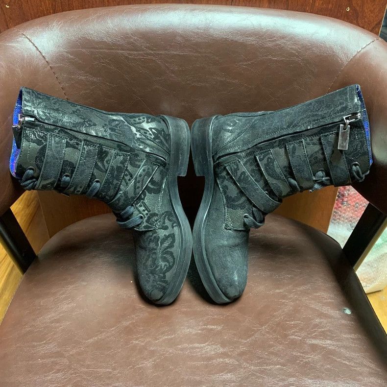 Stylish High-Cut Blocco5 Boots in Black