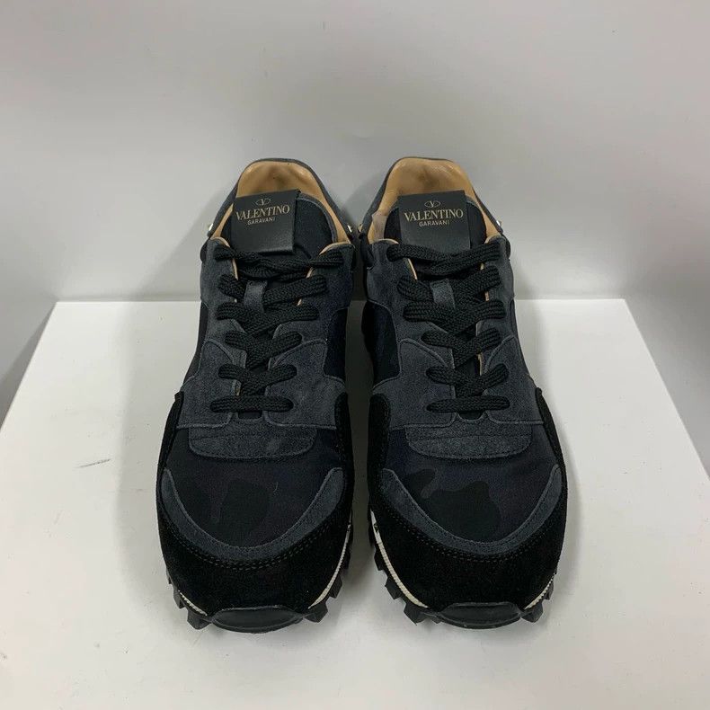 Valentino Valentino Studded Sneakers in Excellent Condition Size US 10 / IT 40 - 2 Thumbnail