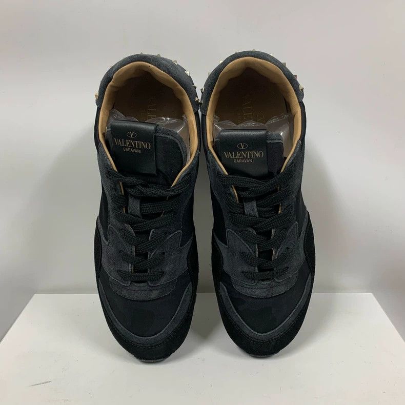 Valentino Valentino Studded Sneakers in Excellent Condition Size US 10 / IT 40 - 3 Thumbnail