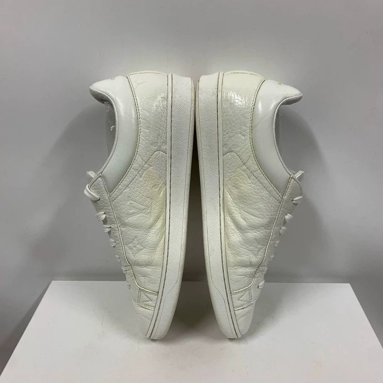 Louis Vuitton Louis Vuitton White Embossed Sneakers Size 7 Size US 7 / IT 37 - 5 Thumbnail