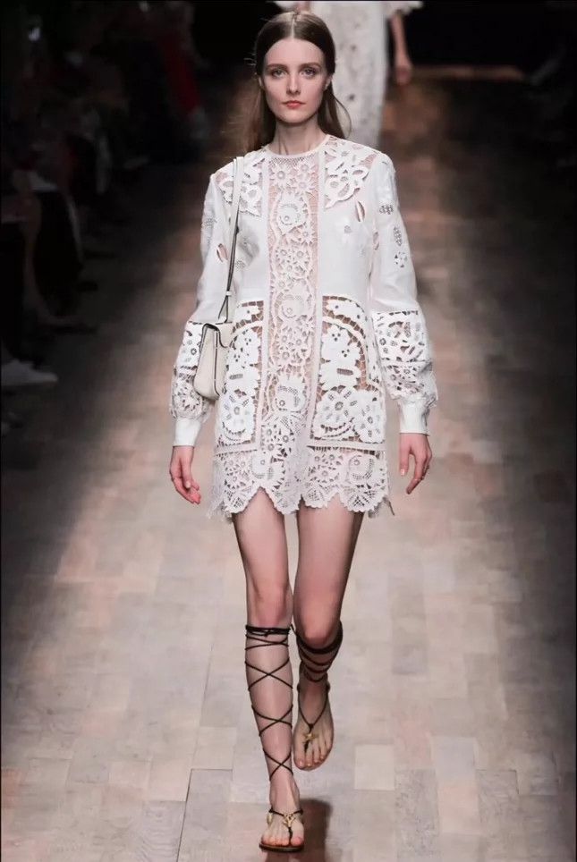 Valentino Valentino Lace Dress for Spring-Summer Size S / US 4 / IT 40 - 2 Thumbnail