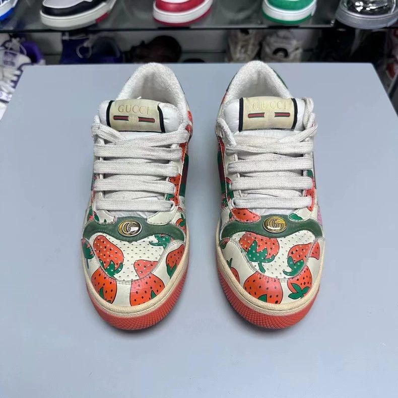 Gucci GUCCI Strawberry Print Sneakers Size 37 Size US 7 / IT 37 - 6 Thumbnail