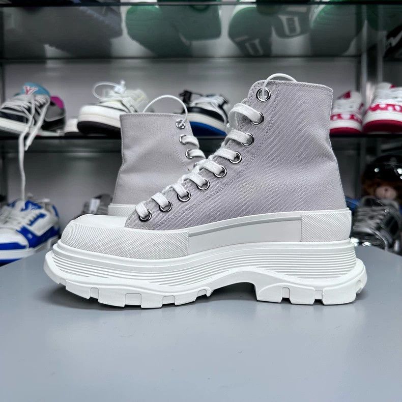 Alexander McQueen Alexander McQueen High-Top Sneakers in Gray Size US 6 / IT 36 - 4 Thumbnail