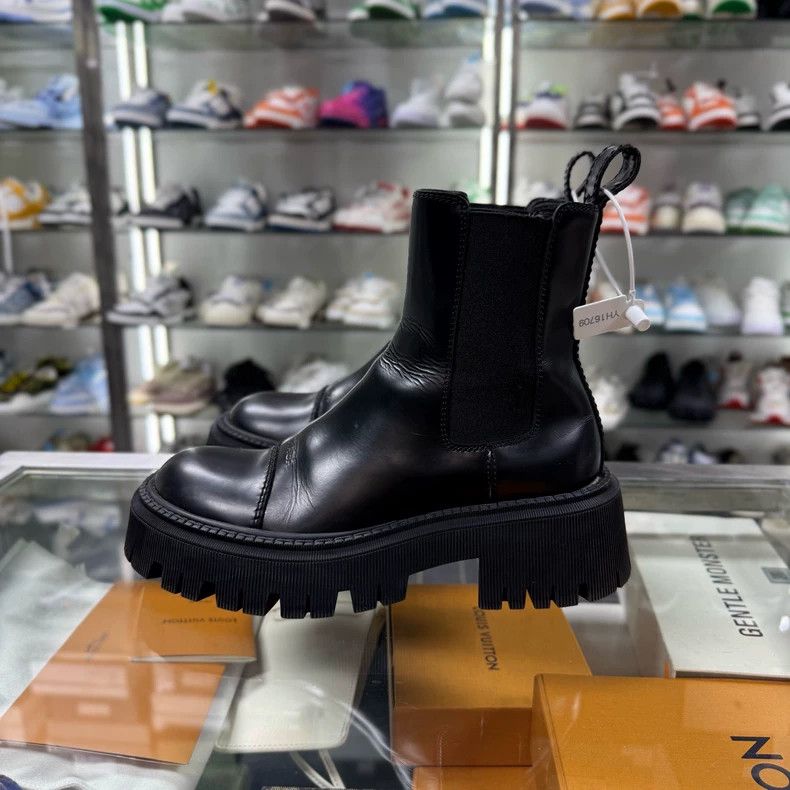 Balenciaga Balenciaga Black Martin Ankle Boots Size 36 Size US 6 / IT 36 - 3 Thumbnail