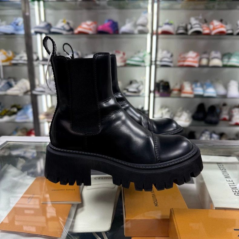 Balenciaga Balenciaga Black Martin Ankle Boots Size 36 Size US 6 / IT 36 - 2 Thumbnail