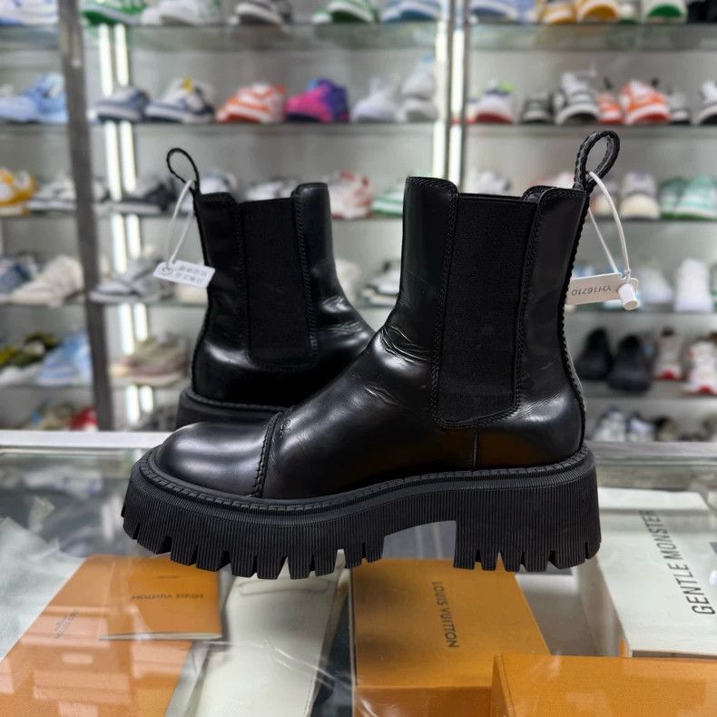 Balenciaga Balenciaga Black Martin Ankle Boots Size 36 Size US 6 / IT 36 - 5 Thumbnail