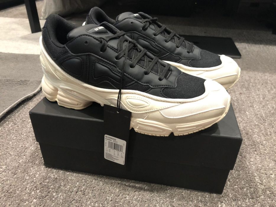 Raf simons ozweego hot sale black white