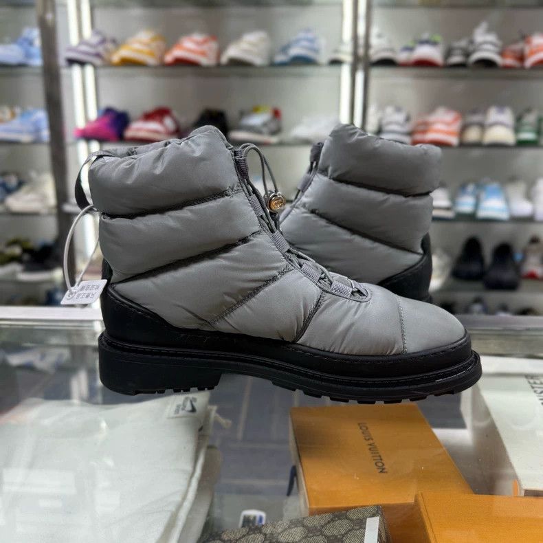 Chanel Chanel Gray Snow Boots Size 36 Size US 6 / IT 36 - 4 Thumbnail
