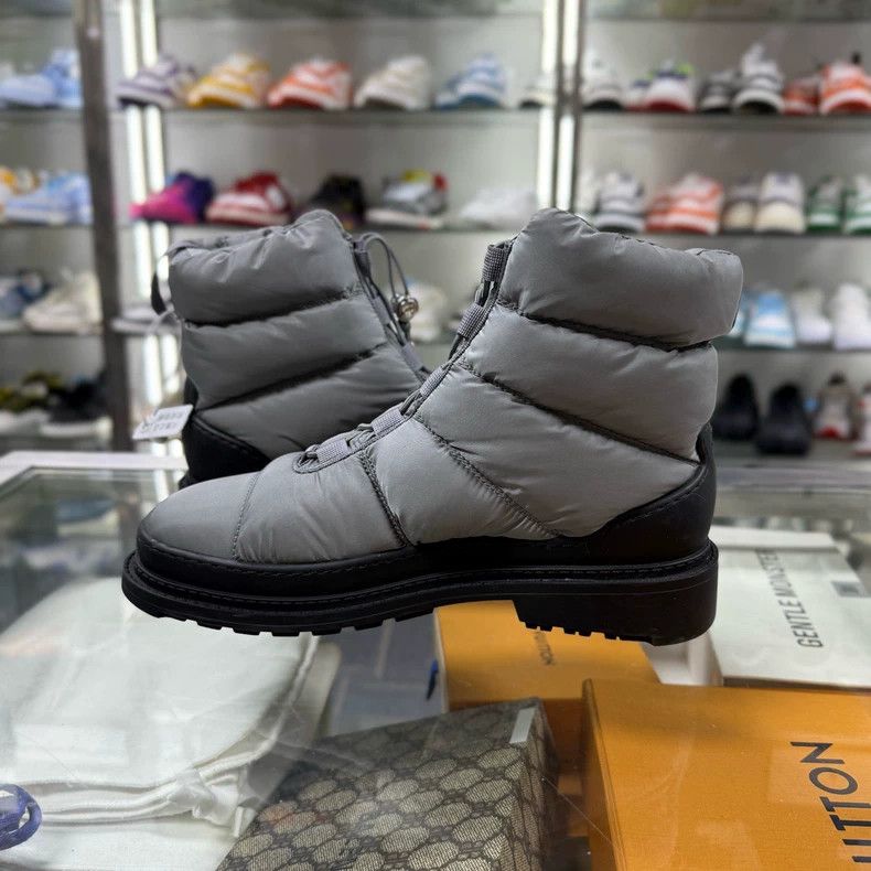 Chanel Chanel Gray Snow Boots Size 36 Size US 6 / IT 36 - 5 Thumbnail