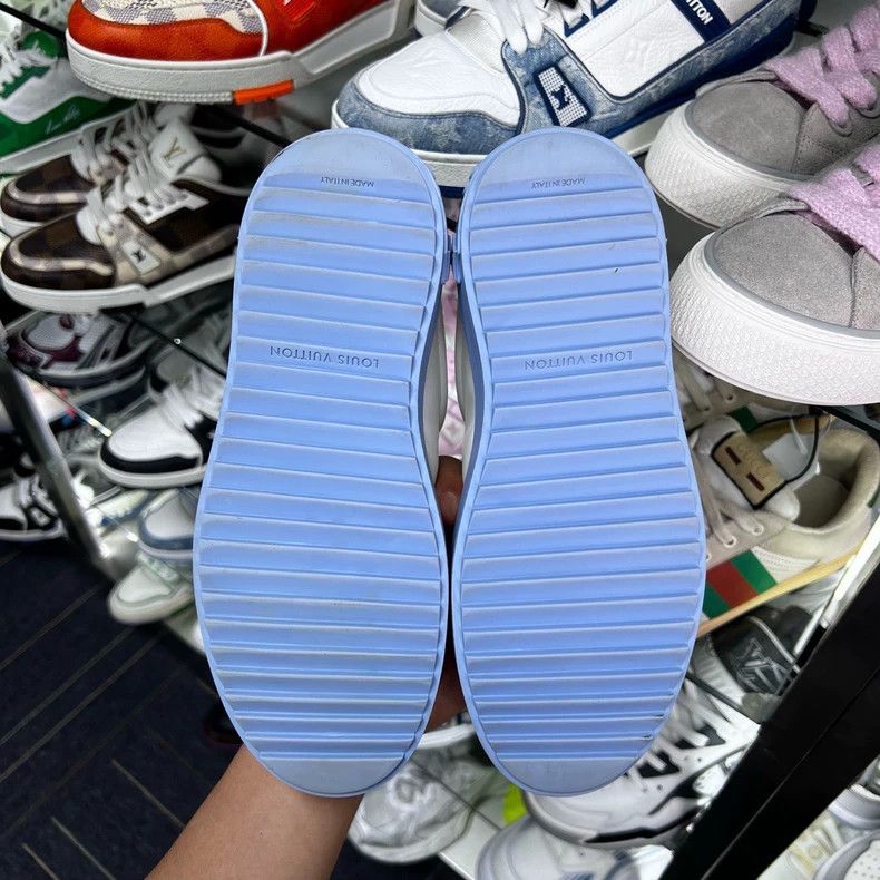 Louis Vuitton LV Time Out Sneakers in White and Blue Size US 5 / IT 35 - 7 Thumbnail
