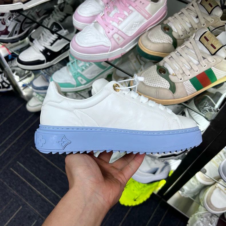 Louis Vuitton LV Time Out Sneakers in White and Blue Size US 5 / IT 35 - 3 Thumbnail