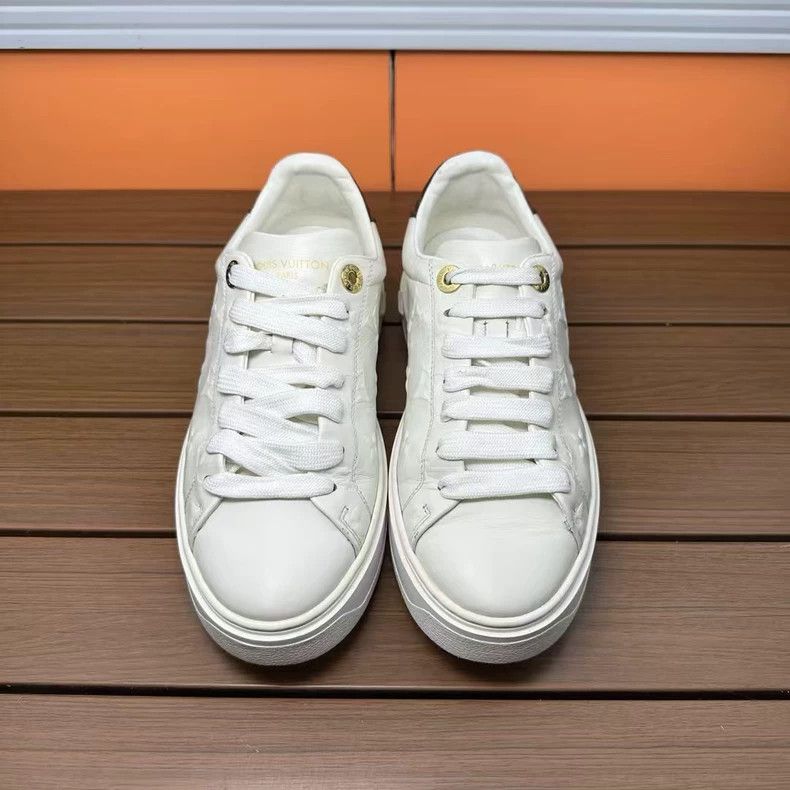 Louis Vuitton White Louis Vuitton Embossed Sneakers Size 36 Size US 6 / IT 36 - 3 Thumbnail