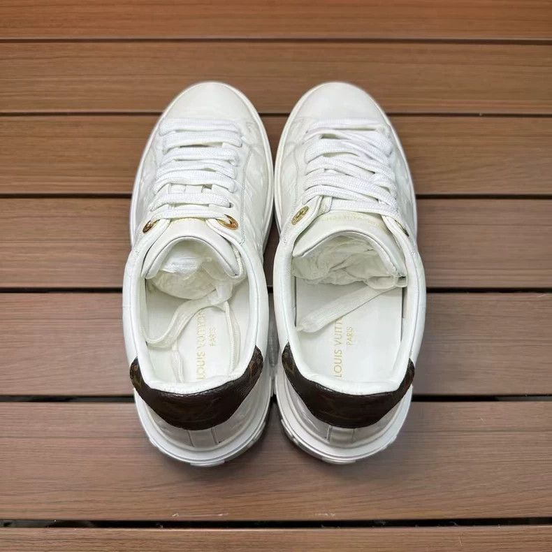 Louis Vuitton White Louis Vuitton Embossed Sneakers Size 36 Size US 6 / IT 36 - 4 Thumbnail