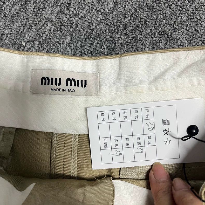 Miu Miu Miu Miu Casual Khaki Color Shorts Size 38" / US 16 / IT 52 - 3 Thumbnail