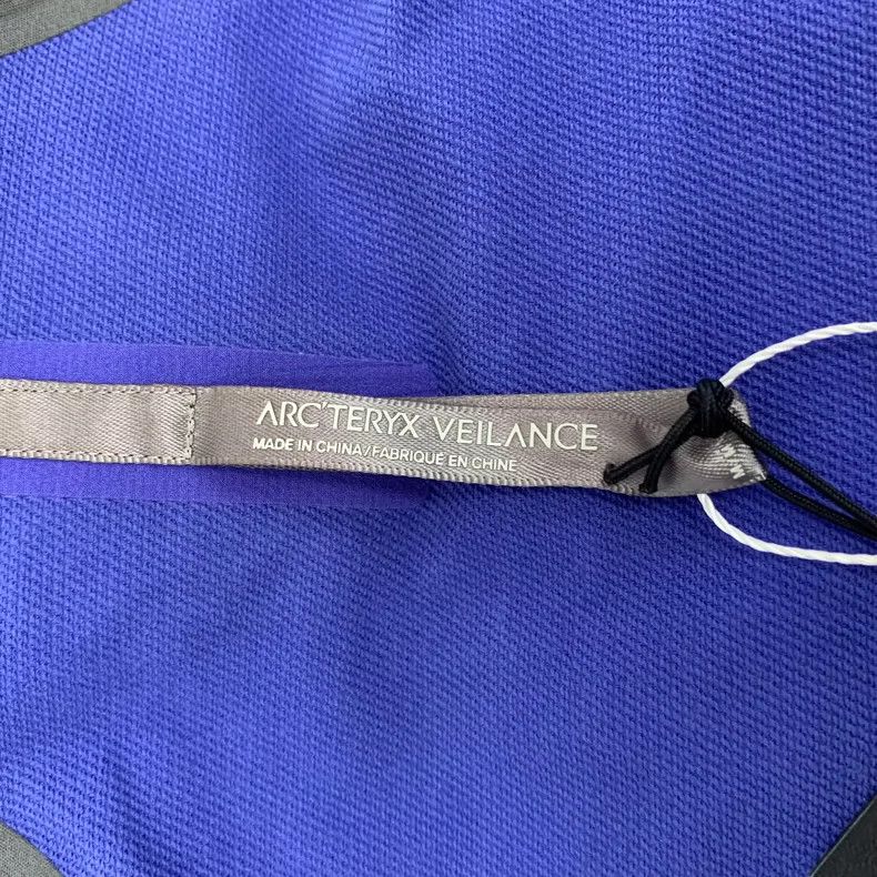 Arc'teryx Blue Hooded Long Sleeve Jacket by ARC'TERYX Size M / US 6-8 / IT 42-44 - 5 Thumbnail