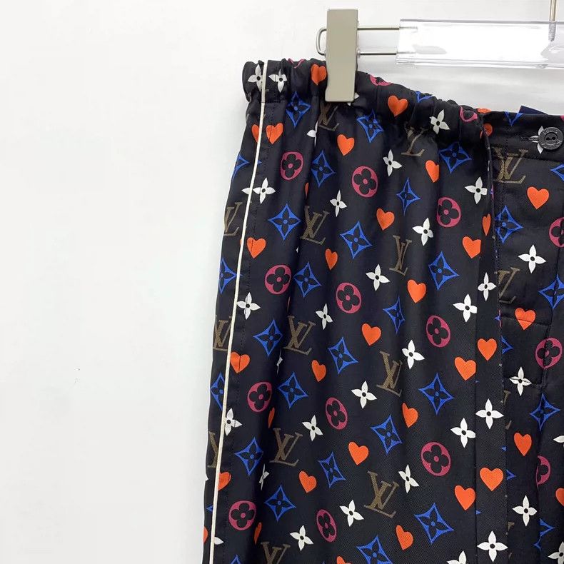 Louis Vuitton Louis Vuitton Color Logo Silk Wide-Leg Pants Size 42" / US 20 - 3 Thumbnail
