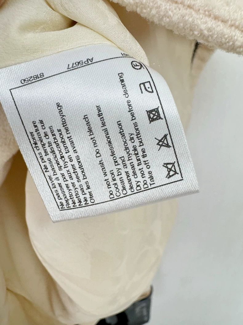 Chanel Chanel Double-Breasted Jacket with Black Accents Size M / US 6-8 / IT 42-44 - 4 Thumbnail