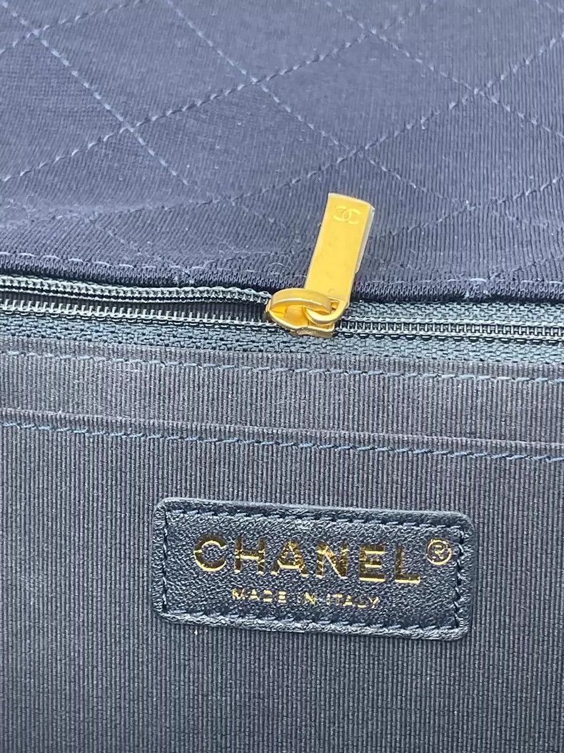Chanel Chanel Dark Blue Quilted Chain Bag Size ONE SIZE - 8 Thumbnail